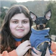Soy una persona paciente, cariñosa y responsable, a la que le gusta enseñar de forma divertida y adaptada a cada niño.